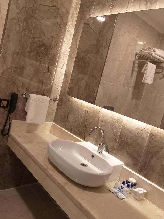 Ema Oeztuerk Thermal Hotel Afyonkarahisar Exteriör bild