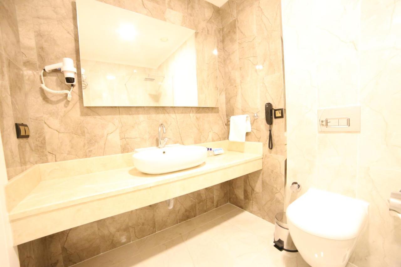 Ema Oeztuerk Thermal Hotel Afyonkarahisar Exteriör bild